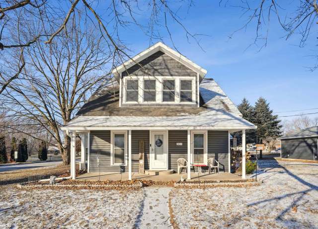 Property at 301 N Lafayette St, Mount Pleasant, IA 52641, 3 beds, 1.5 baths