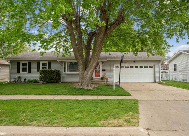 Property at 104 Greenbrier Dr, Burlington, IA 52601, 3 beds, 2 baths