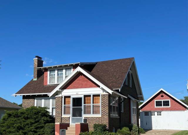 Property at 605 N Maple St, Creston, IA 50801, 4 beds, 2.5 baths