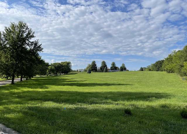 Property at 1101 Lakeview Dr, Fairfield, IA 52556