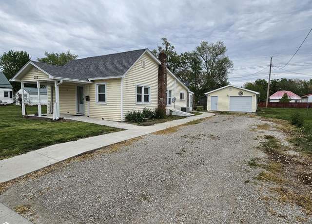 Property at 322 S Davis St, Ottumwa, IA 52501, 2 beds, 1 bath