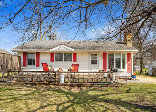 Property at 906 N Main St, Mount Pleasant, IA 52641, 3 beds, 1.5 baths
