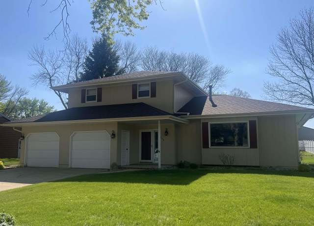 Property at 906 11th St St SW, Humboldt, IA 50548, 3 beds, 2.5 baths