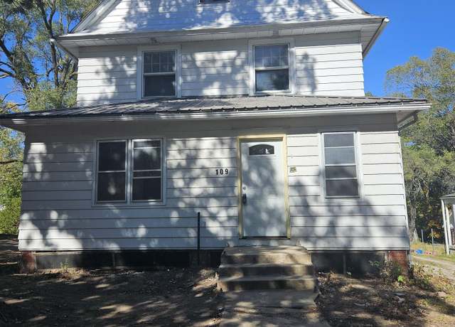 Property at 109 E Woodland Ave, Ottumwa, IA 52501, 5 beds, 2 baths