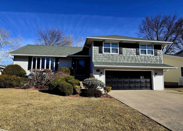 Property at 320 Kimberly Dr, West Burlington, IA 52655, 4 beds, 2.5 baths