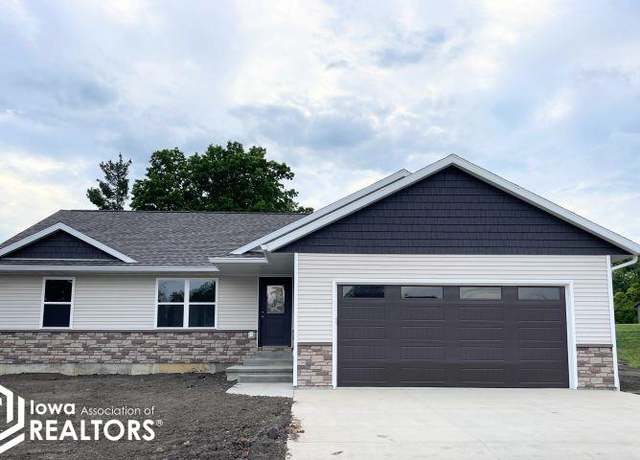 Property at 811 S Smith St, Mount Pleasant, IA 52641, 5 beds, 2 baths