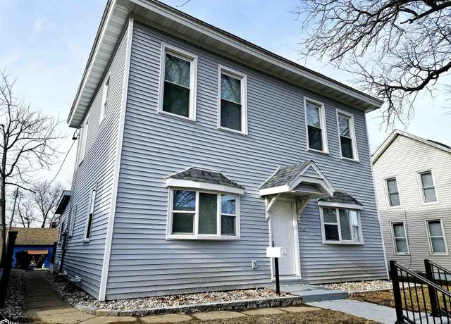 Property at 1207 N 9th St, Burlington, IA 52601, 4 beds, 3 baths