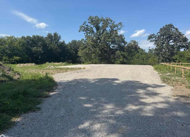 Property at 1201 Walton Rd, Fairfield, IA 52556