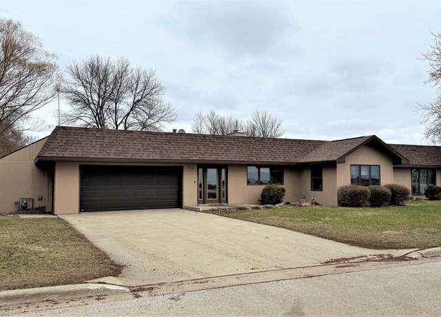 Property at 103 E Public St, Bancroft, IA 50517, 3 beds, 2.5 baths