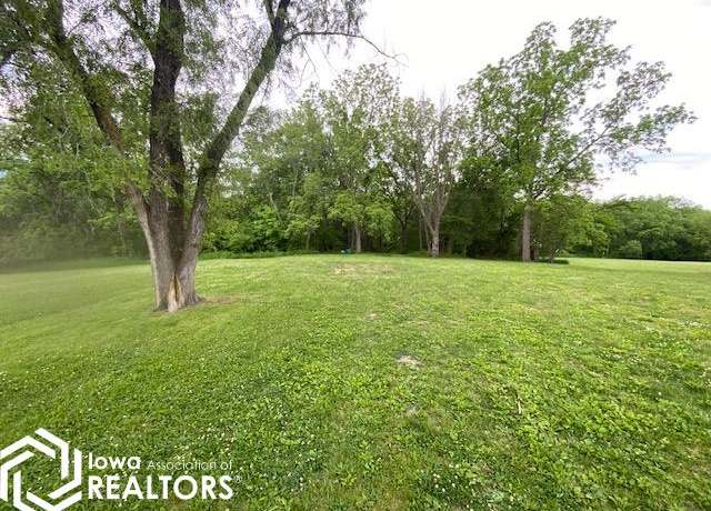 Property at 300 W Yocum Ln, Mount Pleasant, IA 52641