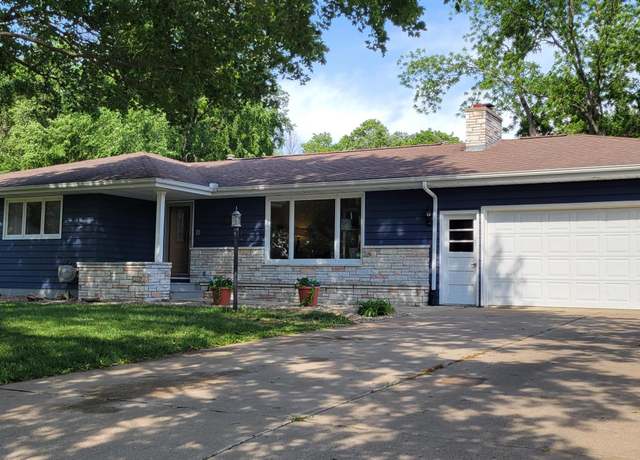 Property at 715 S Dodge St, Algona, IA 50511, 3 beds, 2 baths