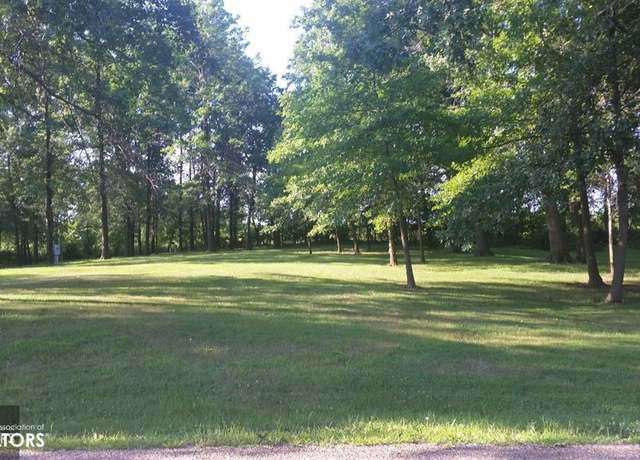 Property at 17 Country Club Dr, Bloomfield, IA 52537