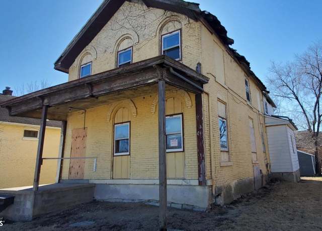 Property at 1016 High St, Keokuk, IA 52632, 6 beds, 5.5 baths