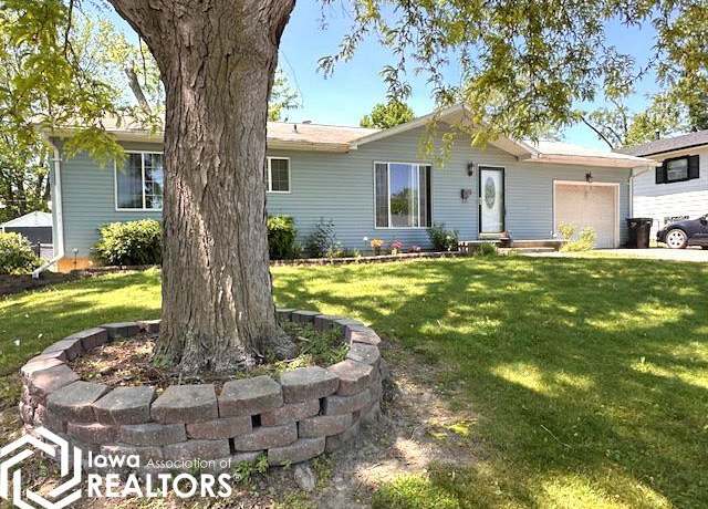 Property at 9 Kingsley Dr, Ottumwa, IA 52501, 3 beds, 2 baths