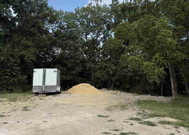Property at 1148 E Ridge Dr, Brooklyn, IA 52211