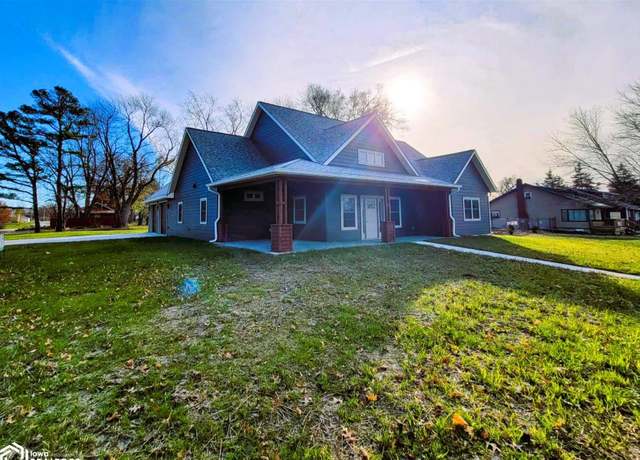 Property at 2003 Drake Ave, Centerville, IA 52544, 3 beds, 2 baths