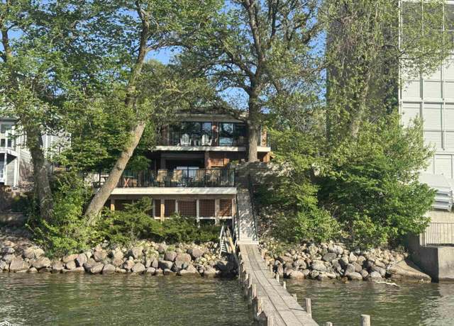 Property at 2229 S Lakeview Dr Dr, Clear Lake, IA 50428, 3 beds, 3 baths