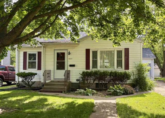 Property at 1003 S Main St, Fairfield, IA 52556, 2 beds, 1 bath
