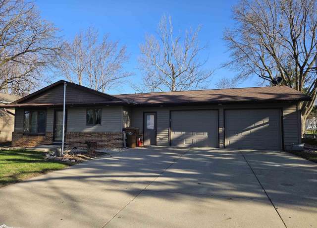 Property at 621 Alta Vista Dr, Carroll, IA 51401, 3 beds, 2.5 baths