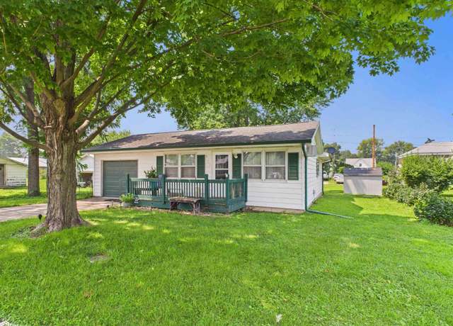 Property at 305 Cedar St, Montrose, IA 52639, 3 beds, 1 bath