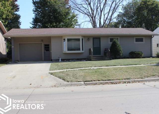 Property at 1015 1st St NW, Hampton, IA 50441, 3 beds, 2 baths