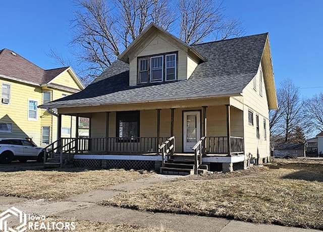 Property at 406 N Weller St, Ottumwa, IA 52501, 3 beds, 1 bath