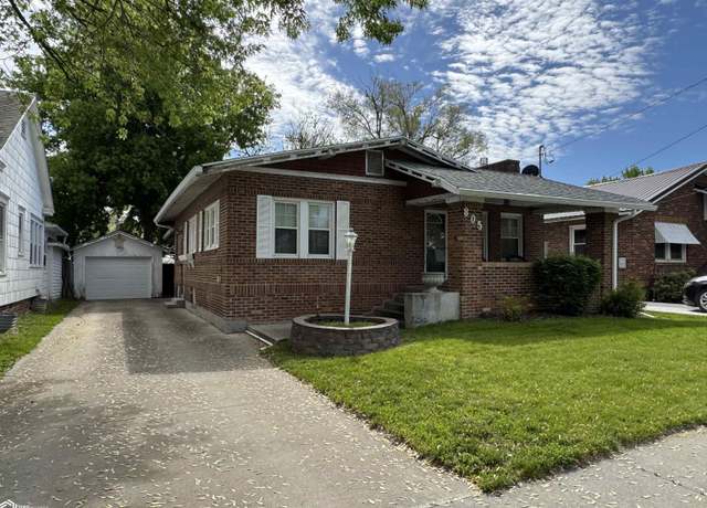 Property at 805 S 15th St, Centerville, IA 52544, 2 beds, 2 baths