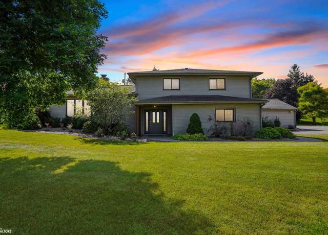 Property at 2602 Ridge Rd, Marshalltown, IA 50158, 4 beds, 2 baths