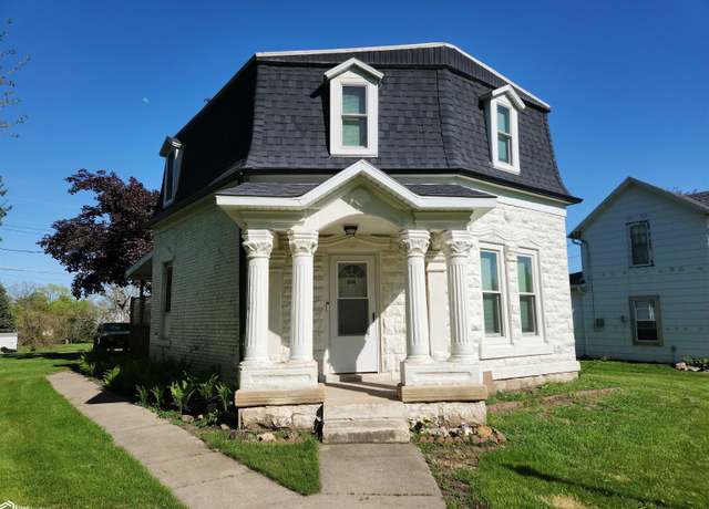 Property at 814 Summer St, Grinnell, IA 50112, 2 beds, 1.5 baths