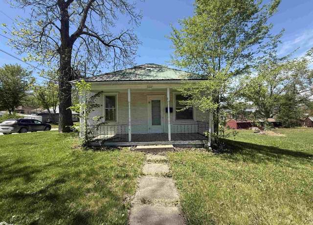 Property at 604 S 18th St, Centerville, IA 52544, 2 beds, 1 bath