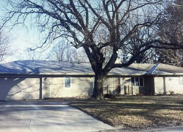 Property at 2161 Forrest Ave, Oskaloosa, IA 52577, 3 beds, 2 baths