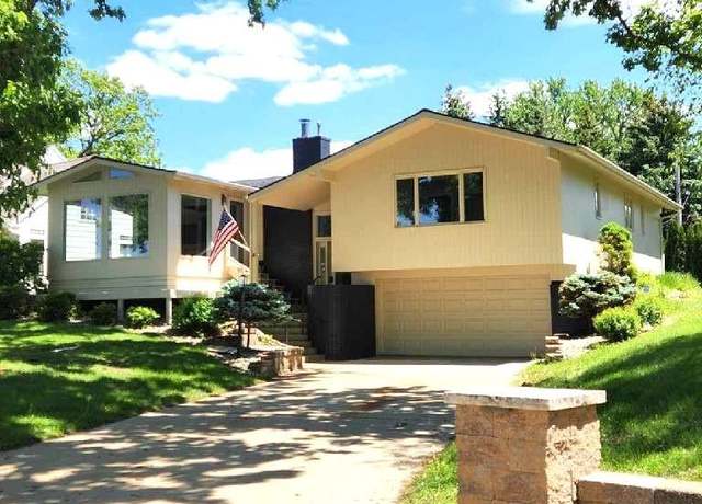 Property at 108 Lake Shore Dr, Emmetsburg, IA 50536, 3 beds, 2 baths