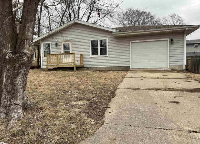 Property at 11 Suncrest St, Keokuk, IA 52632, 3 beds, 1 bath