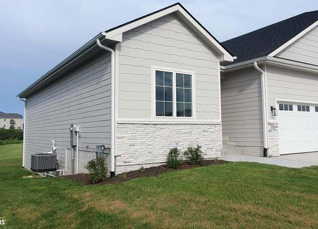 Property at 778 NE 71st St, Pleasant Hill, IA 50327, 4 beds, 3 baths