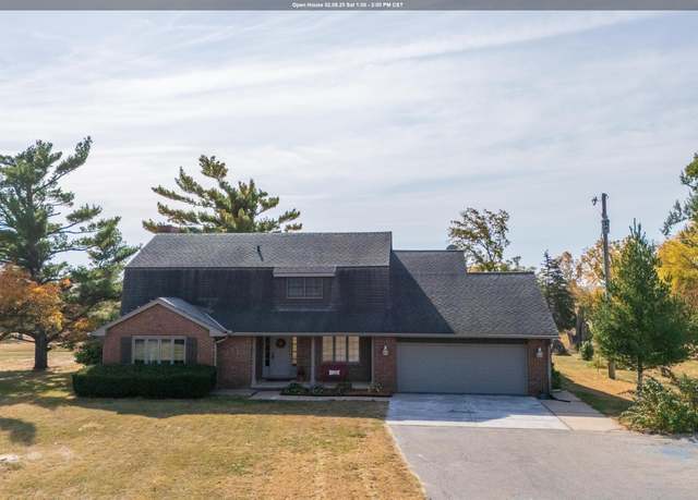 Property at 1602 W Lincoln Way, Marshalltown, IA 50158, 4 beds, 4.5 baths