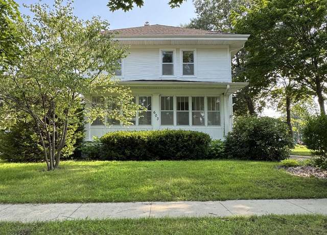 Property at 603 W Pleasant Valley St, Sigourney, IA 52591, 4 beds, 2.5 baths