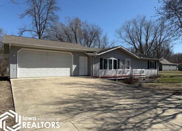 Property at 302 N Woodworth St, Algona, IA 50511, 2 beds, 1 bath
