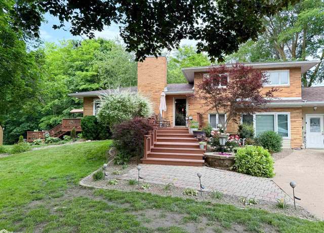 Property at 6 Edgewood Pl, Burlington, IA 52601, 3 beds, 2 baths
