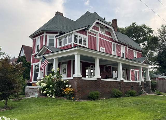 Property at 800 Drake Ave, Centerville, IA 52544, 3 beds, 2 baths