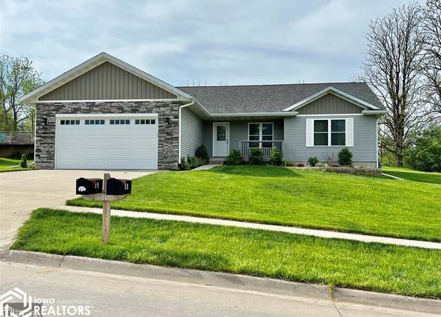 Property at 604 Parkview Ln, Oskaloosa, IA 52577, 3 beds, 2 baths