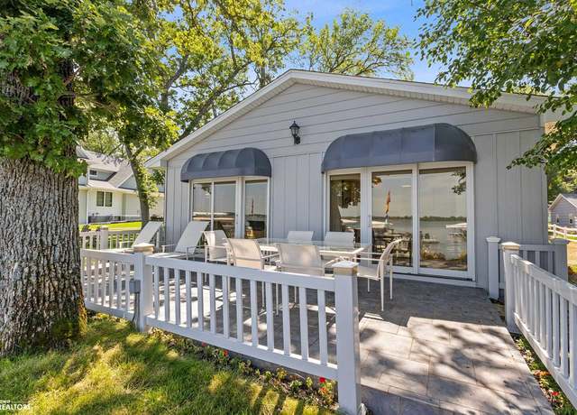 Property at 4072 240th St, Clear Lake, IA 50428, 4 beds, 5 baths
