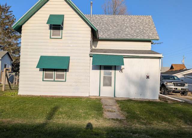 Property at 410 S 2nd St, Marshalltown, IA 50158, 4 beds, 1 bath