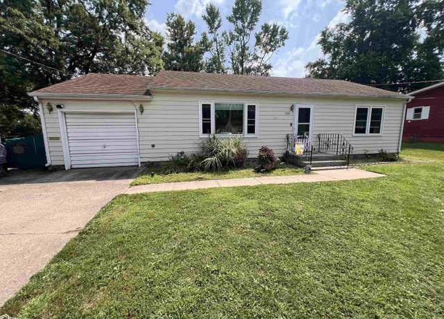 Property at 204 E Fillmore Ave, Fairfield, IA 52556, 2 beds, 1 bath