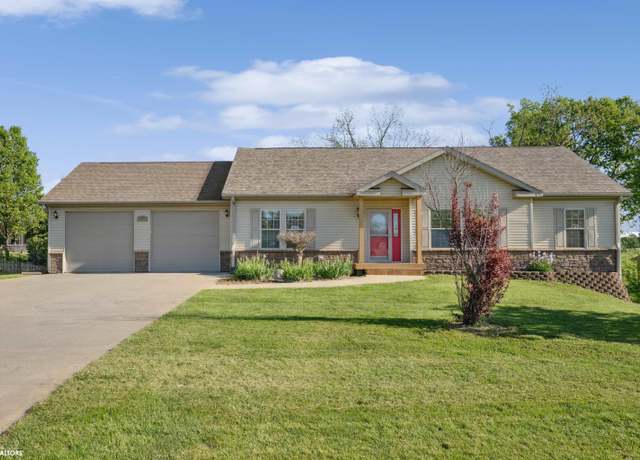 Property at 803 E Bell Dr, Mount Pleasant, IA 52641, 4 beds, 3 baths