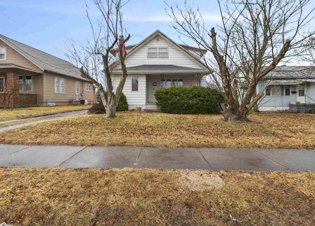 Property at 1917 High St, Keokuk, IA 52632, 3 beds, 2 baths