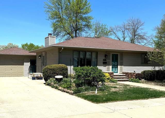 Property at 1221 E Linden St, Algona, IA 50511, 3 beds, 1 bath