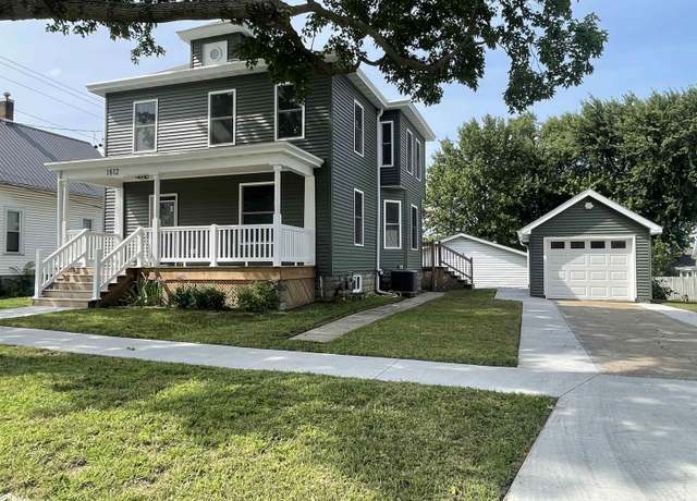 Property at 1612 Smith St, Burlington, IA 52601, 3 beds, 2 baths