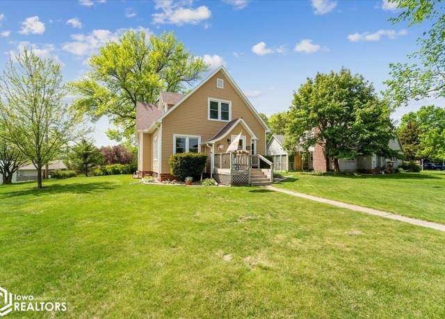 Property at 1010 12th St, Eldora, IA 50627, 3 beds, 2 baths