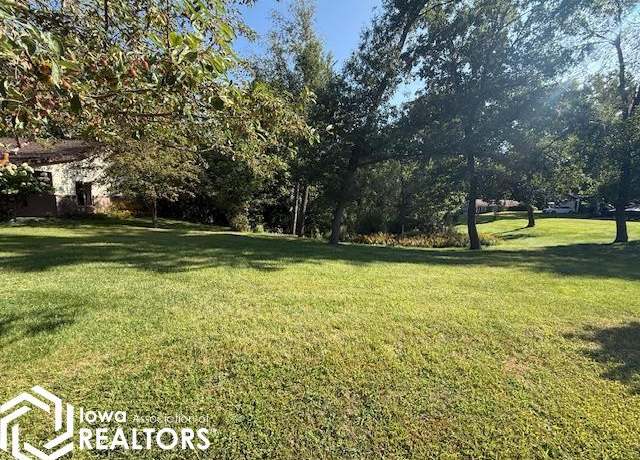 Property at 3124 Holiday Ln, Brooklyn, IA 52211