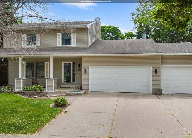 Property at 900 Knollwood Ln, Mason City, IA 50401, 4 beds, 3 baths